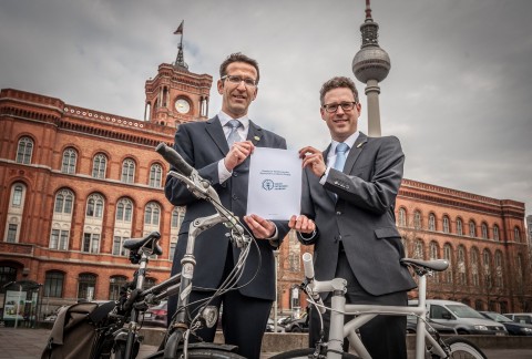 "Gesetz zur Förderung des Radverkehrs in Berlin"; Vertreter des Volksentscheids Fahrad, Heinrich Strössenreuther und Philip Bastian